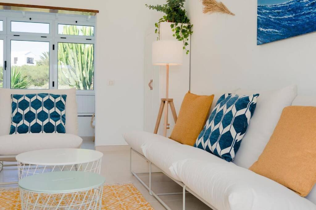 Luxurious Bungalow A2 In A Quiet Complex With Pool 100M From The Sea Charco del Palo Esterno foto