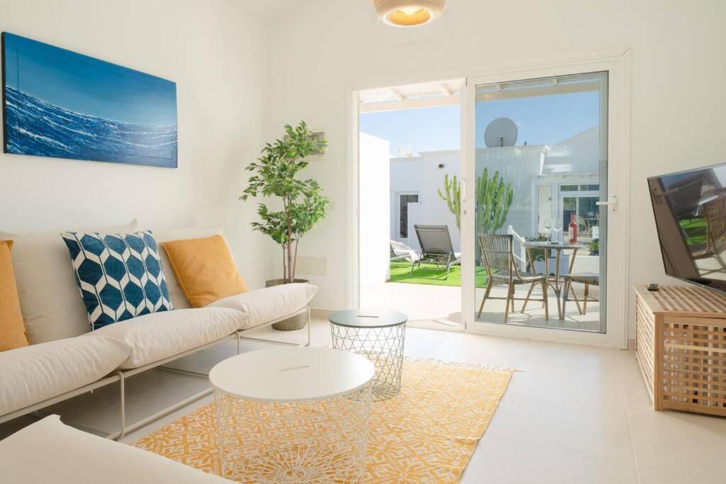 Luxurious Bungalow A2 In A Quiet Complex With Pool 100M From The Sea Charco del Palo Esterno foto