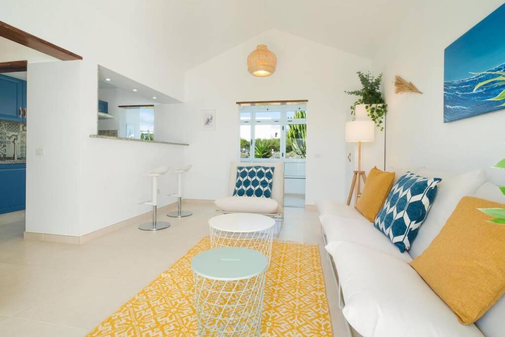 Luxurious Bungalow A2 In A Quiet Complex With Pool 100M From The Sea Charco del Palo Esterno foto