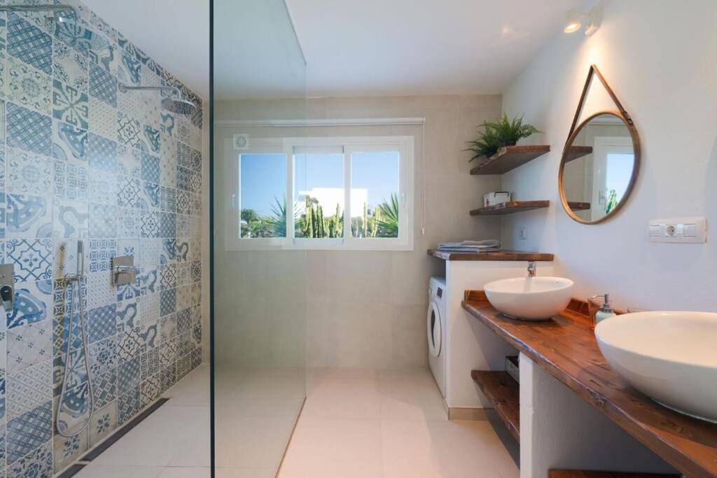 Luxurious Bungalow A2 In A Quiet Complex With Pool 100M From The Sea Charco del Palo Esterno foto