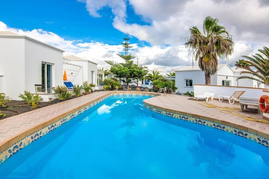 Luxurious Bungalow A2 In A Quiet Complex With Pool 100M From The Sea Charco del Palo Esterno foto
