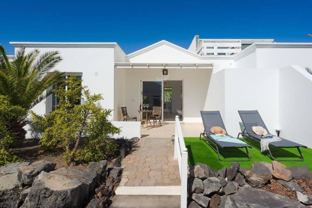 Luxurious Bungalow A2 In A Quiet Complex With Pool 100M From The Sea Charco del Palo Esterno foto